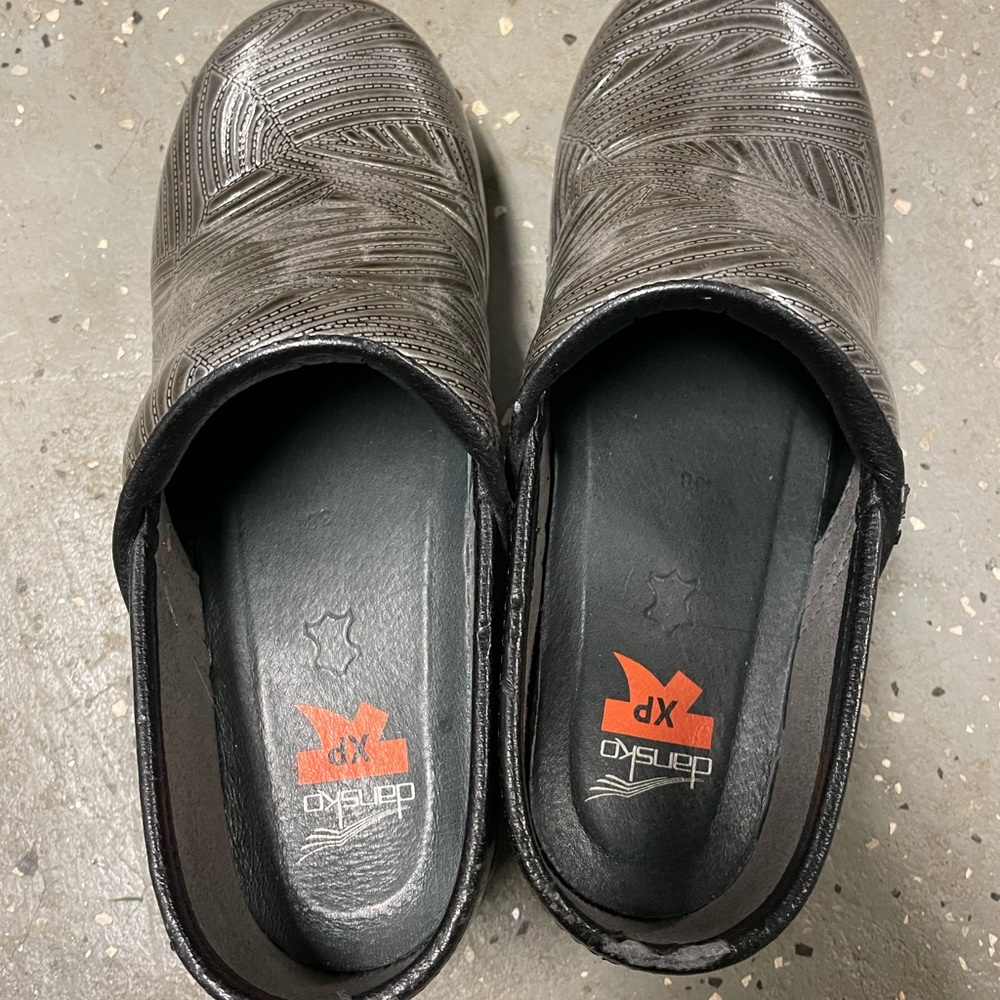 Dansko Clogs Size 38 - image 7